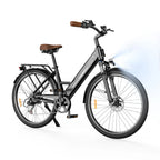 isinwheel Ucity electric commuter bike in black, three-quarter studio view